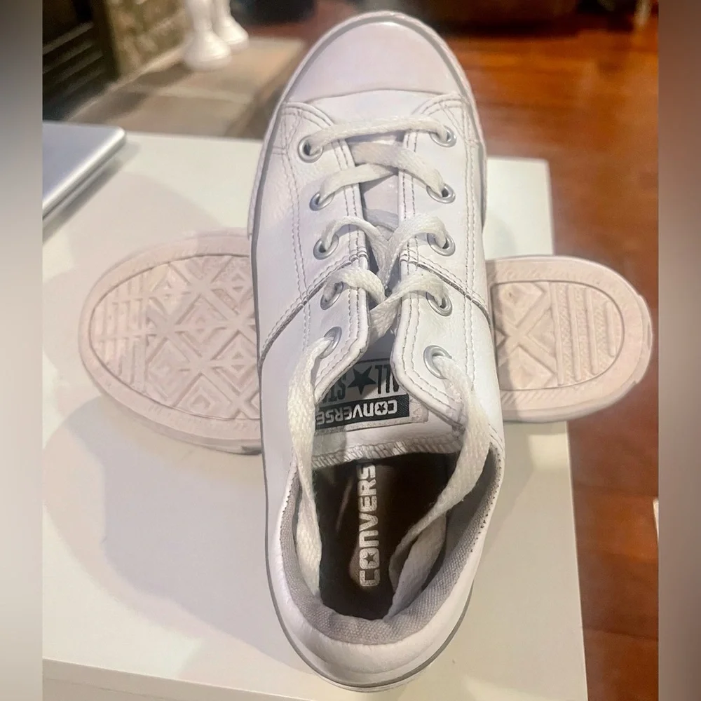 Converse All Star white leather Juniors 2 lace up